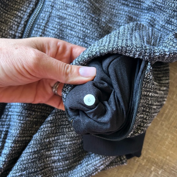 Lululemon BHAKTI Yoga JACKET women 6 Luxstreme double Zip Wrap thumbholes EUC - Picture 11 of 15